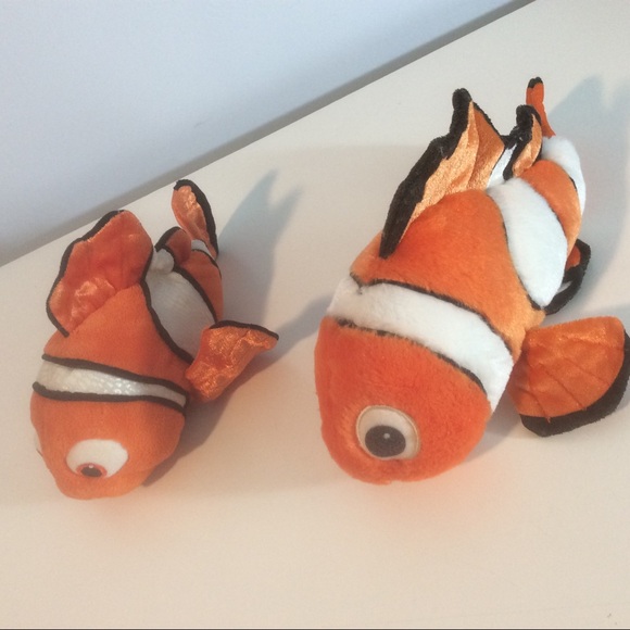 2 Disney Store Finding Nemo Orange White Clown Tropical Movie Fish Plush Toy - Picture 6 of 6